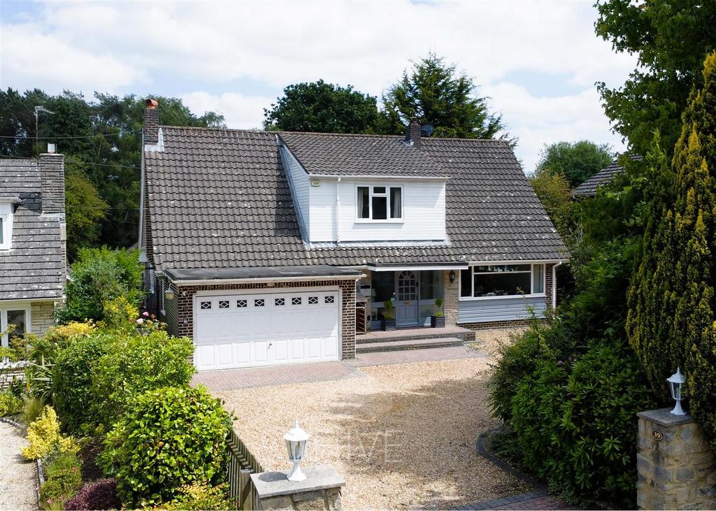 Lone Pine Drive, West Parley BH22 4 bed detached house for sale £950,000