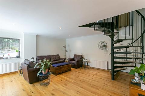 2 bedroom maisonette to rent, Dog Bank, Newcastle upon Tyne