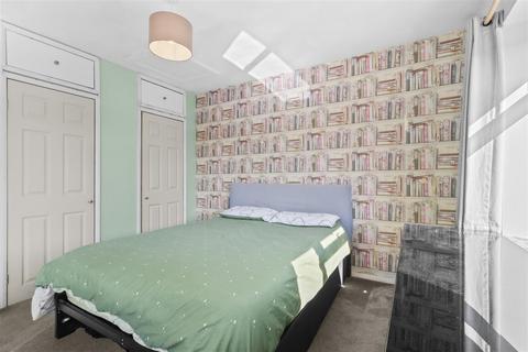 3 bedroom chalet for sale, Chyngton Avenue, Seaford