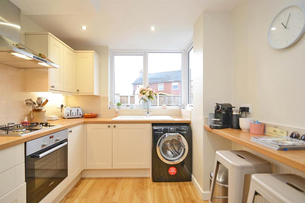 Oak Street 35 (Furnished), Kitchen.jpg