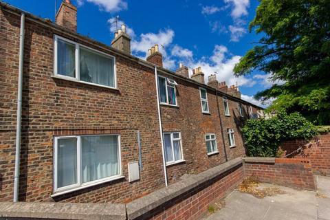 2 bedroom terraced house to rent, Albion Terrace, Boston