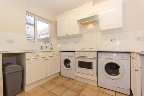 2 bedroom terraced house to rent, Albion Terrace, Boston