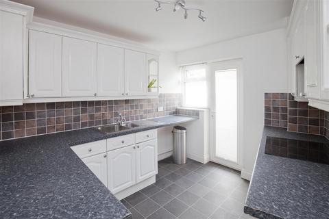 3 bedroom house to rent, Rollestone Street, Salisbury