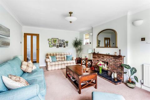26 Paddock Way, Oxted, RH8 0LG
