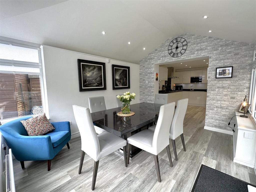 Open-Plan Dining Kitchen 092