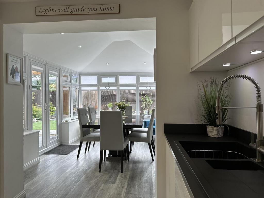Open-Plan Aspect With French Doors  067