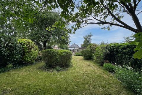 2 bedroom detached bungalow for sale, Holywell Road, Aylestone LE2