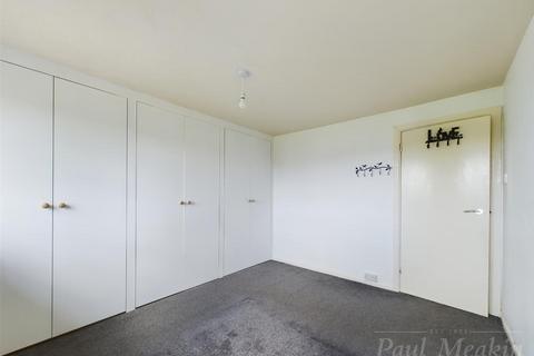 107 Godric Crescent, New Addington, Croydon, CR0 0HS