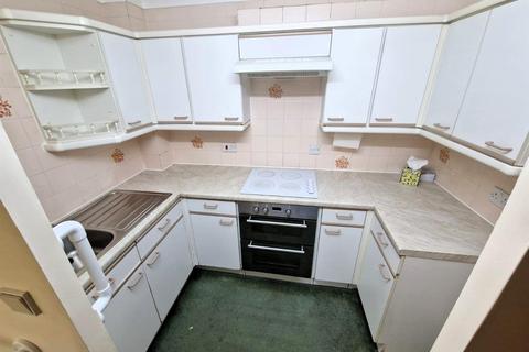 1 bedroom apartment for sale, Edge Lane, Manchester M21