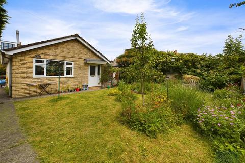 3 bedroom detached bungalow to rent, Sommerville Road South, Bristol BS6