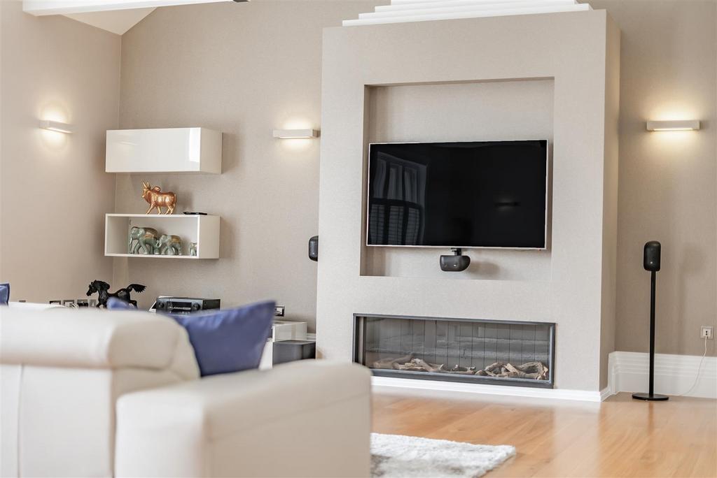 Sitting/Dining Room