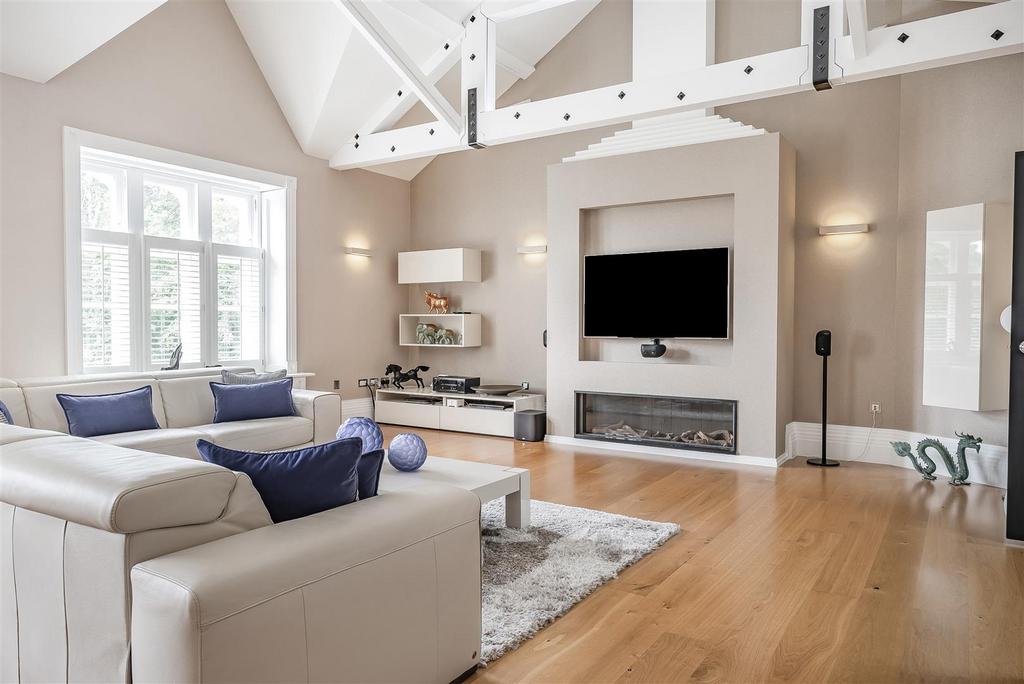 Sitting/Dining Room