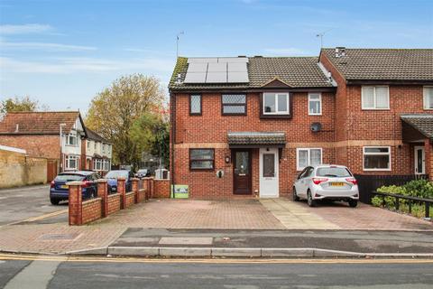 2 bedroom end of terrace house for sale, Newcastle Street, Swindon