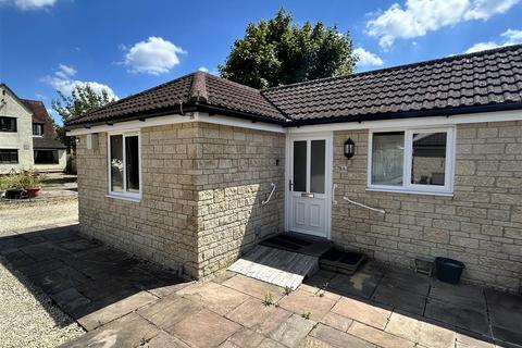 1 bedroom semi-detached bungalow to rent, Bristol Road, Chippenham