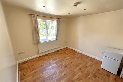 1 bedroom semi-detached bungalow to rent, Bristol Road, Chippenham