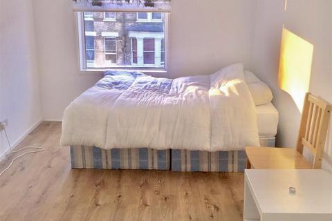 3 bedroom apartment to rent, Caledonian Road, London
