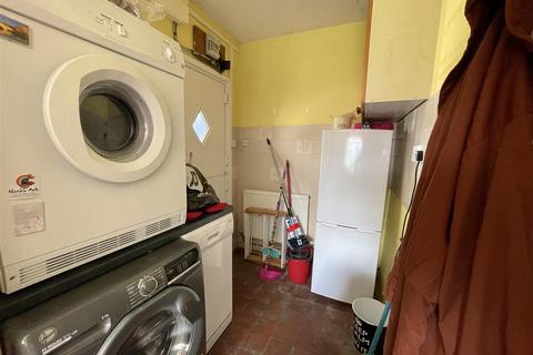 12 Brynheulog, Tregaron, SY25 6JA
