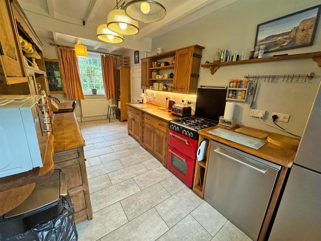 Kitchen/ dining room