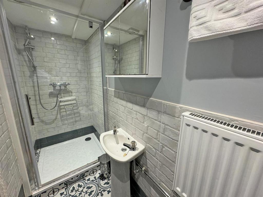 Ensuite shower room