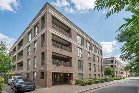 2 bedroom flat for sale, Adenmore Road, London, SE6 4BS