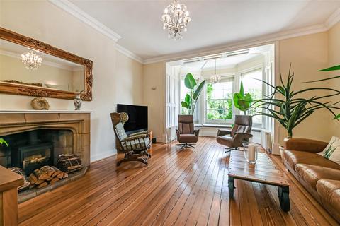 3 bedroom apartment for sale, 1 London Road, Arundel