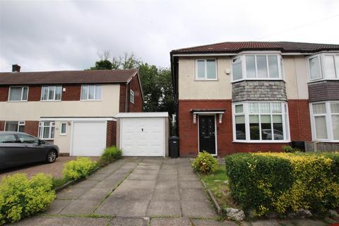 3 bedroom semi-detached house to rent, Bleasdale Road, Bolton BL1
