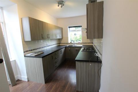 3 bedroom semi-detached house to rent, Bleasdale Road, Bolton BL1