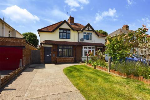 13 Collingbourne Road, Gloucester, GL4 6BG