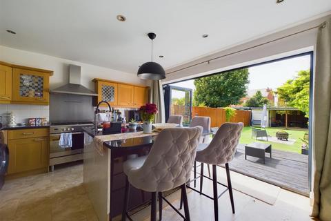 13 Collingbourne Road, Gloucester, GL4 6BG