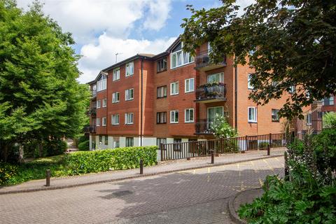 2 bedroom flat for sale, Flat with patio garden in prime location for the station | Anscome House, Great Heathmead