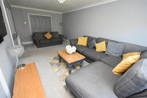 4 bedroom detached house for sale, Hardys Way, Canvey Island SS8