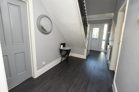 4 bedroom detached house for sale, Hardys Way, Canvey Island SS8