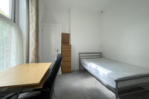 1 bedroom in a house share to rent, Holyhead Road, Coventry