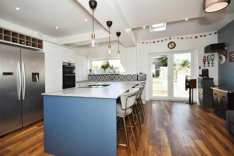 79 Hemper Lane, Sheffield, S8 7FA