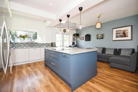 79 Hemper Lane, Sheffield, S8 7FA