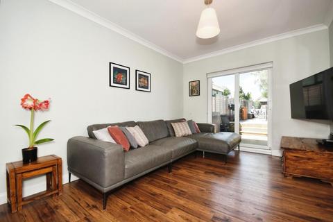 79 Hemper Lane, Sheffield, S8 7FA