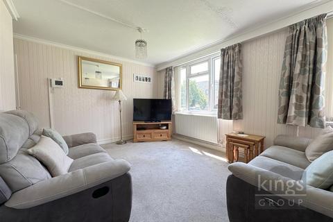 2 bedroom apartment for sale, Holtwhites Hill, Enfield