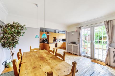 4 bedroom semi-detached house for sale, Fleetwood Road, London, NW10