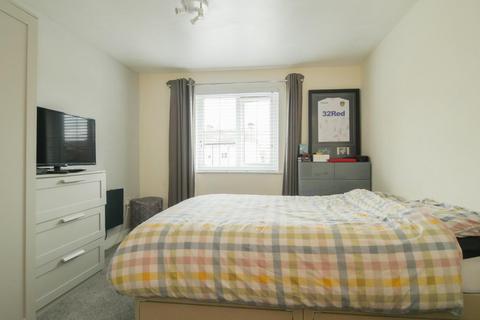 2 bedroom apartment for sale, Pavilion Close, Stanningley, LS28 6NL