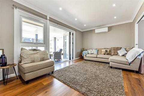 11 Bromyard Crescent, Portsmouth, PO6 3SP
