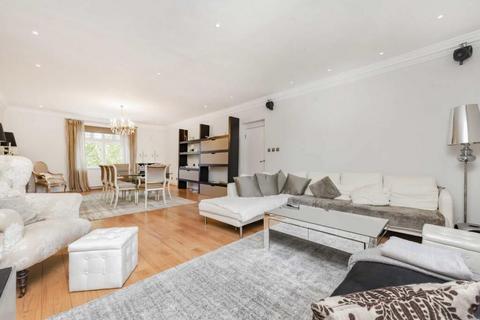 3 bedroom apartment to rent, Fitzjohn's Avenue, Hampstead, NW3