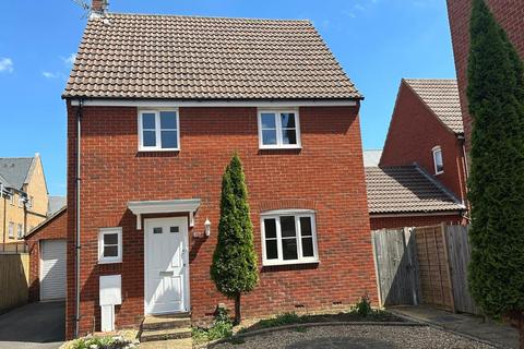 3 bedroom detached house to rent, Holst Road, Redhouse, Swindon