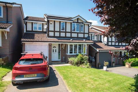 4 bedroom detached house for sale, Holcot Close, Wellingborough