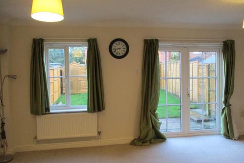 2 bedroom end of terrace house to rent, Wynwards Road, Abbey Meads