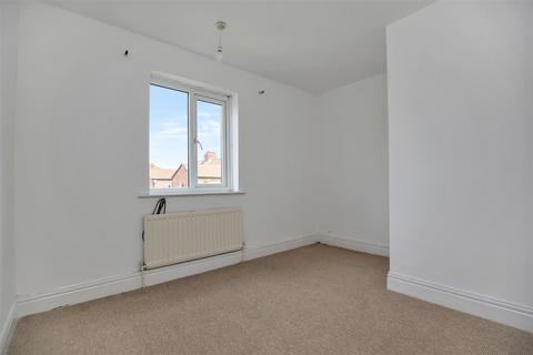 2 bedroom flat to rent, Scarborough Road, Newcaslte Upon Tyne NE6
