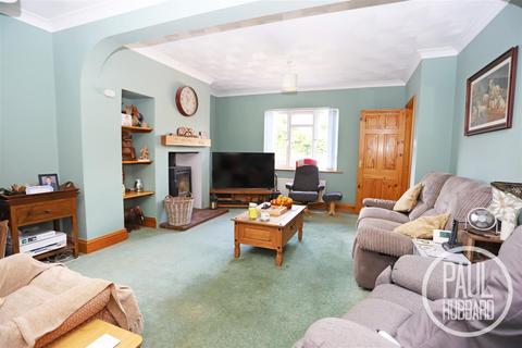 3 bedroom semi-detached house for sale, Station Road, Lingwood, NR13