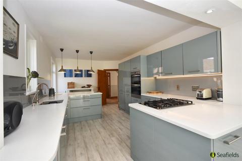 4 bedroom detached house for sale, Beachfield Road, Bembridge