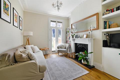 118 Alexandra Road, London, SW19 7JY