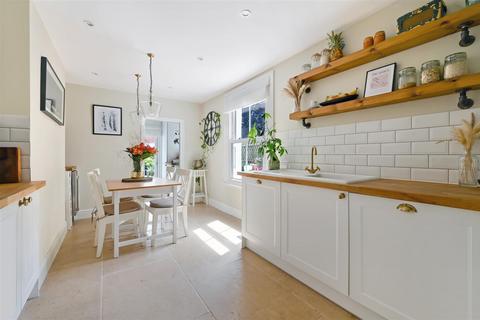 118 Alexandra Road, London, SW19 7JY