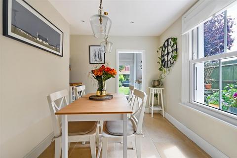 118 Alexandra Road, London, SW19 7JY